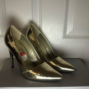 Fancy Metallic Gold Guess 8 1/2 Heels